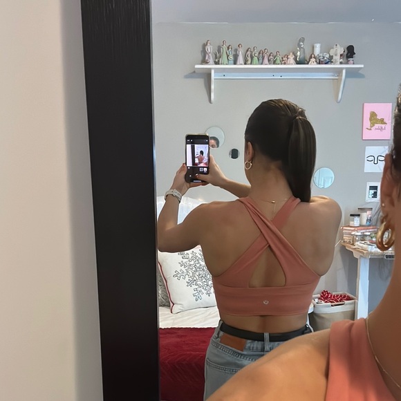 Lululemon Peach Crop Top - Picture 2 of 2